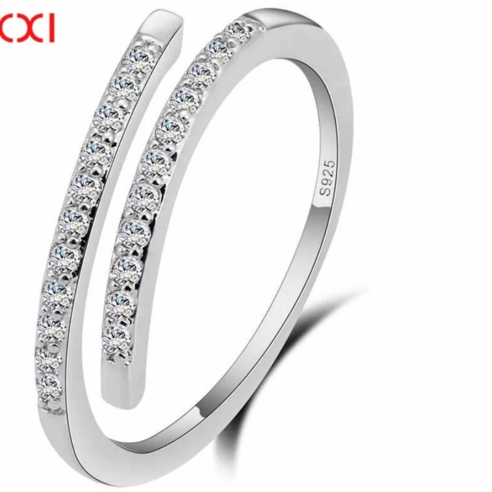Sterling silver 925 ring with cz.